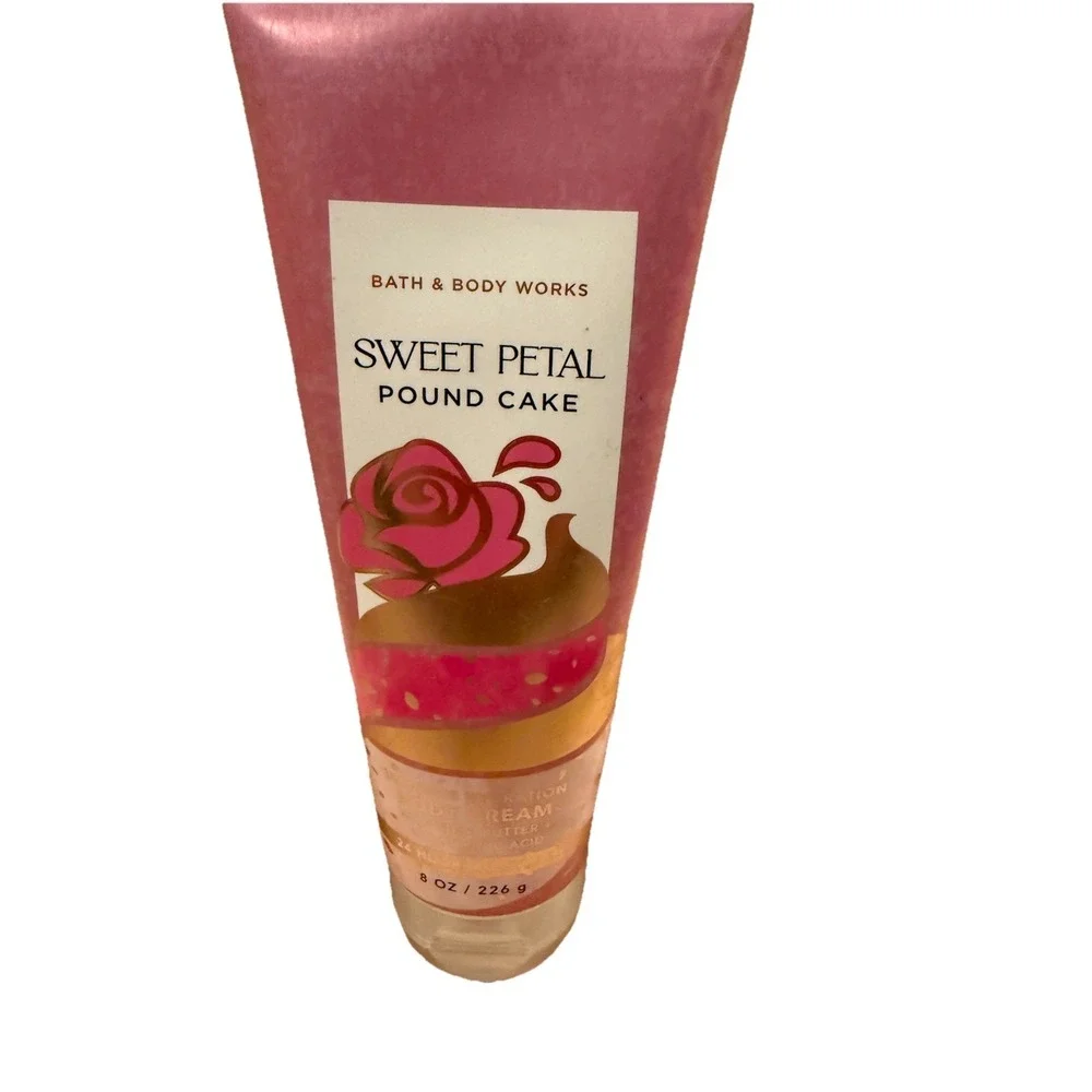 BATH & BODY WORKS SWEET PETAL POUND CAKE MOISTURE ULTRA SHEA BODY‎ CREAM 8 oz